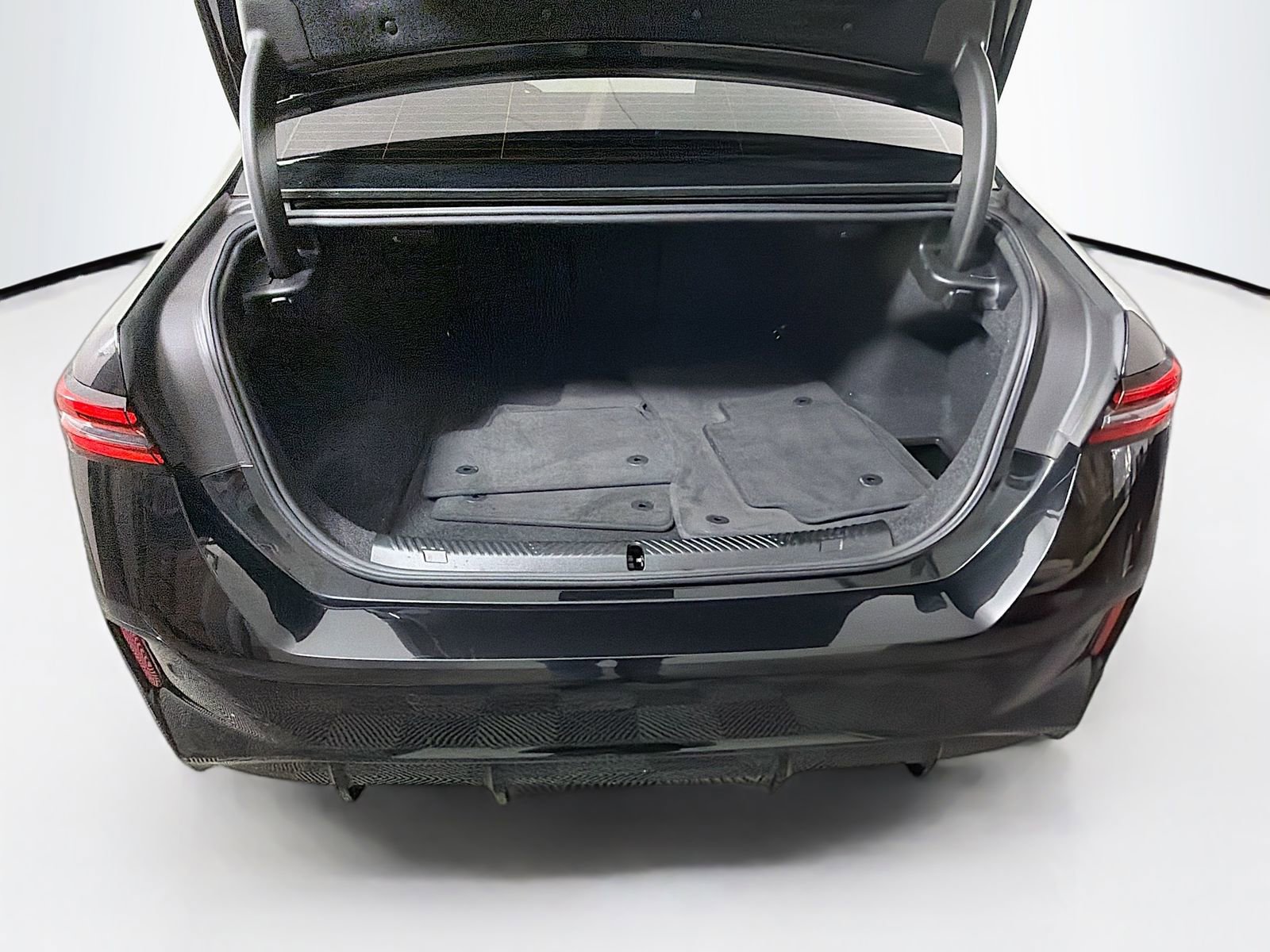 Used 2024 BMW i5 M60 w/ Premium Package image 29