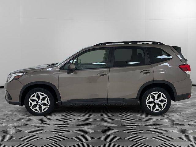 Used 2024 Subaru Forester Premium image 6
