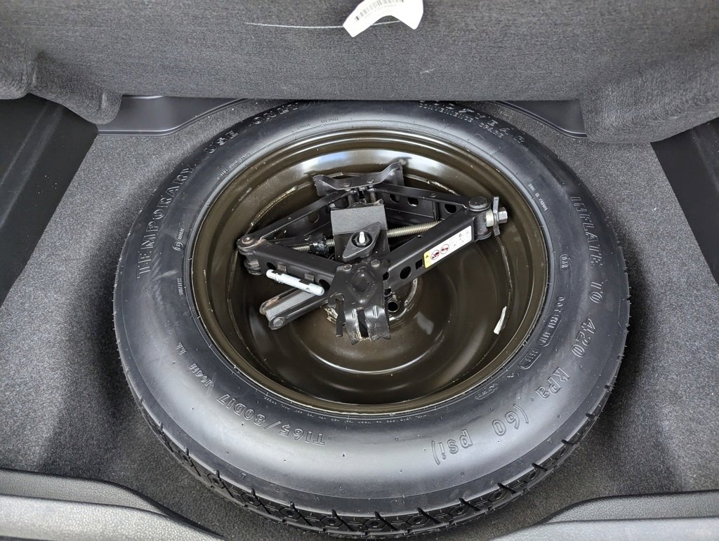 Used 2019 Jeep Cherokee Limited image 30