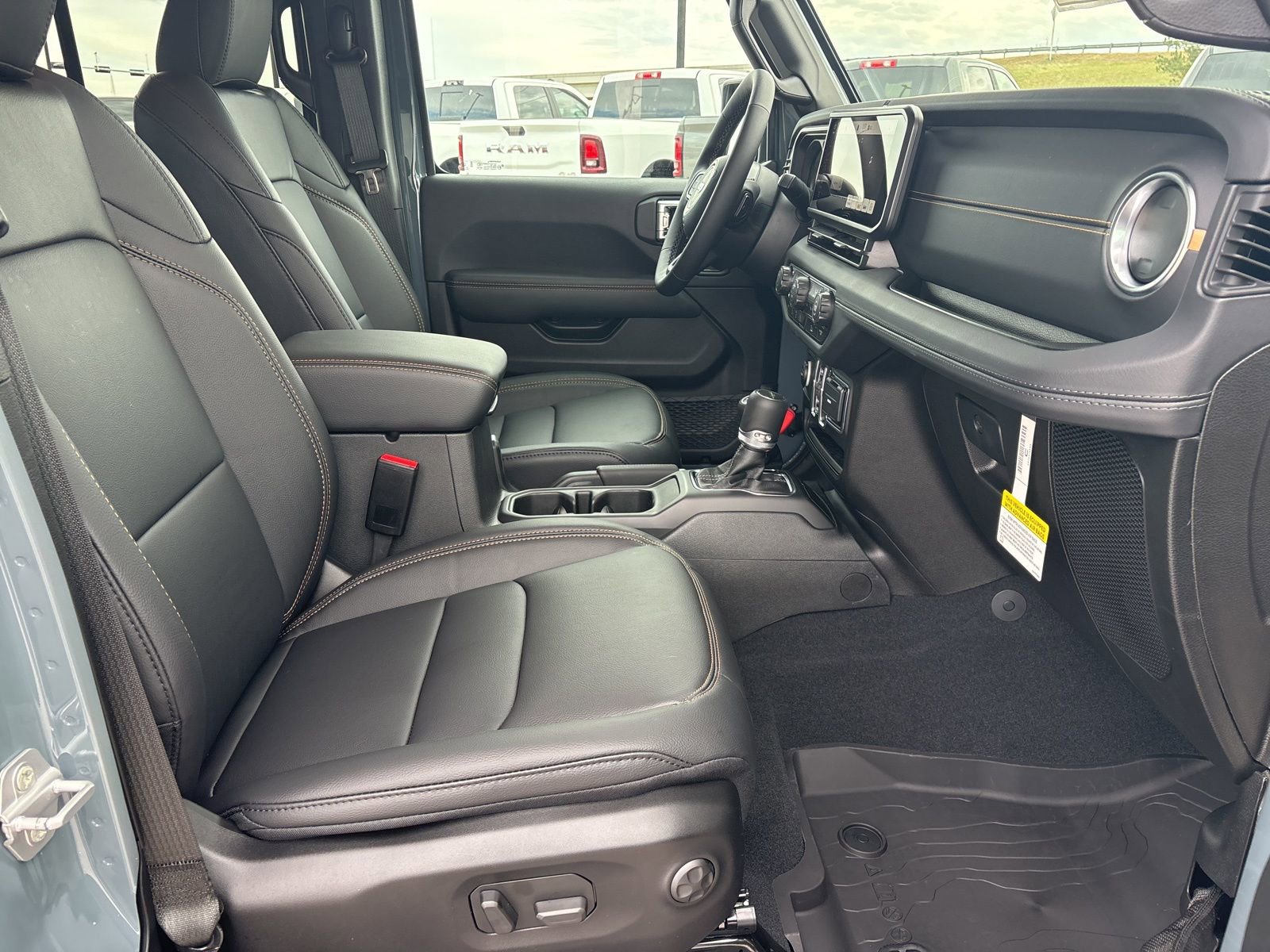 New 2026 Jeep Gladiator Mojave AWD/4WD image 14