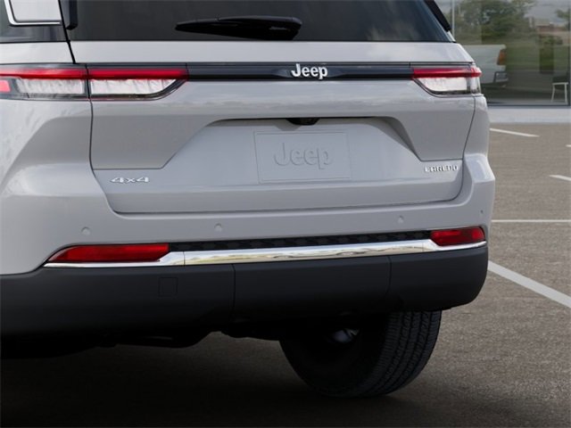 New 2025 Jeep Grand Cherokee Laredo image 13