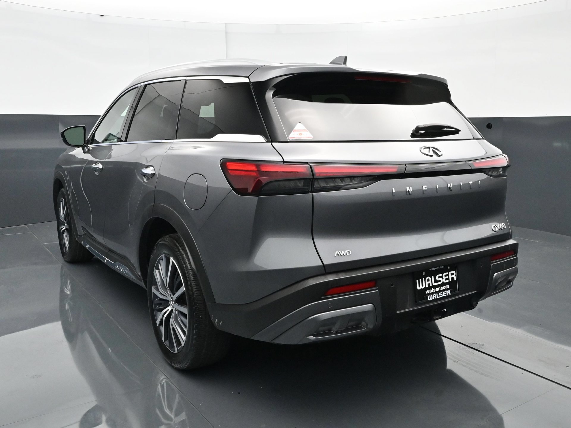 Used 2024 INFINITI QX60 Sensory AWD/4WD image 5