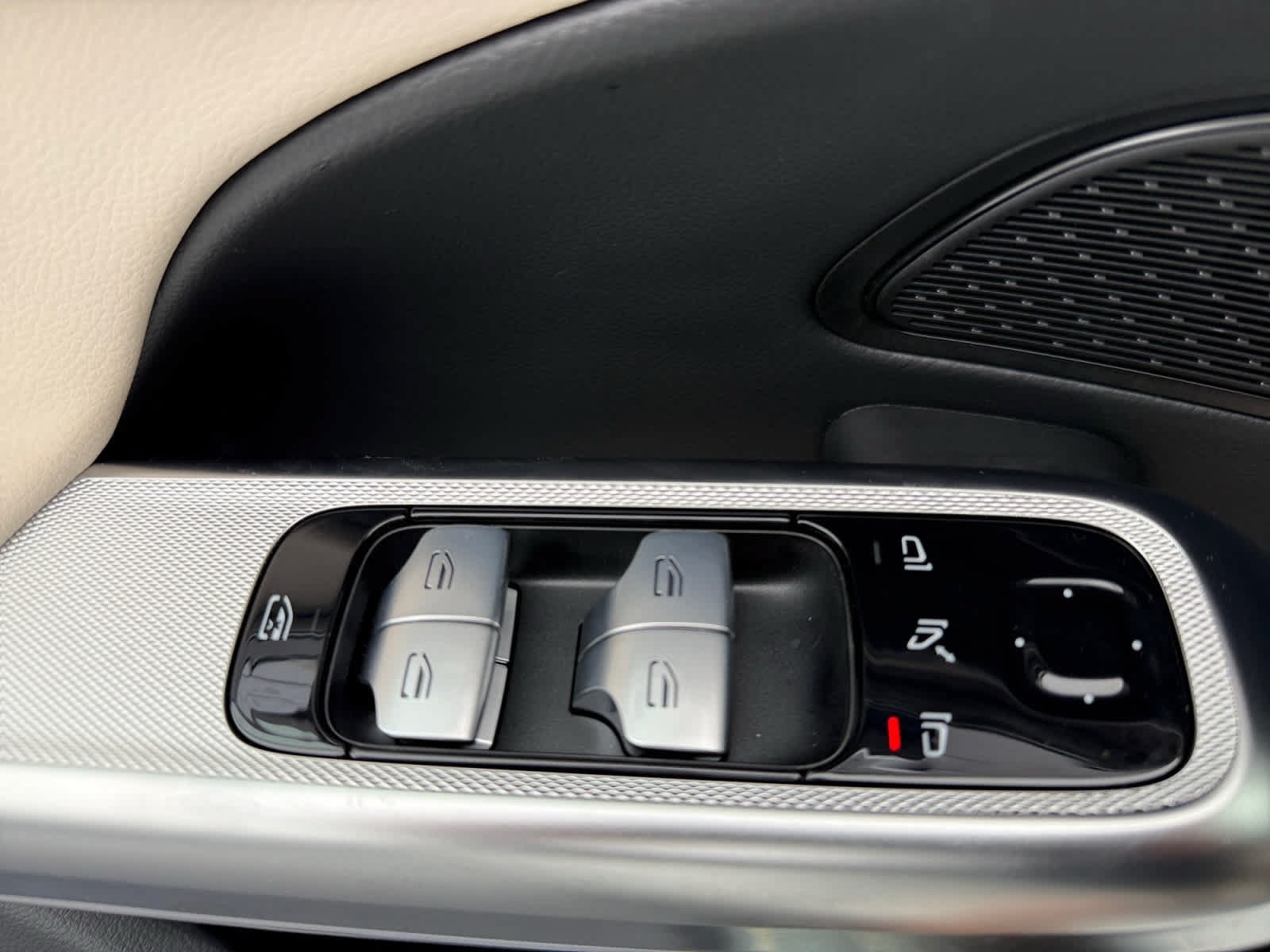 Used 2026 Mercedes-Benz E 350 4MATIC Sedan image 25