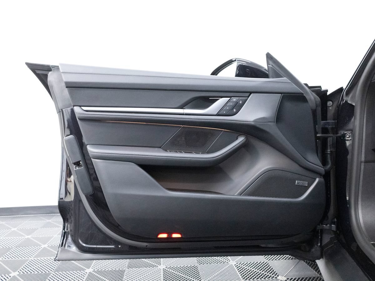 New 2026 Porsche Taycan 4S AWD/4WD image 16