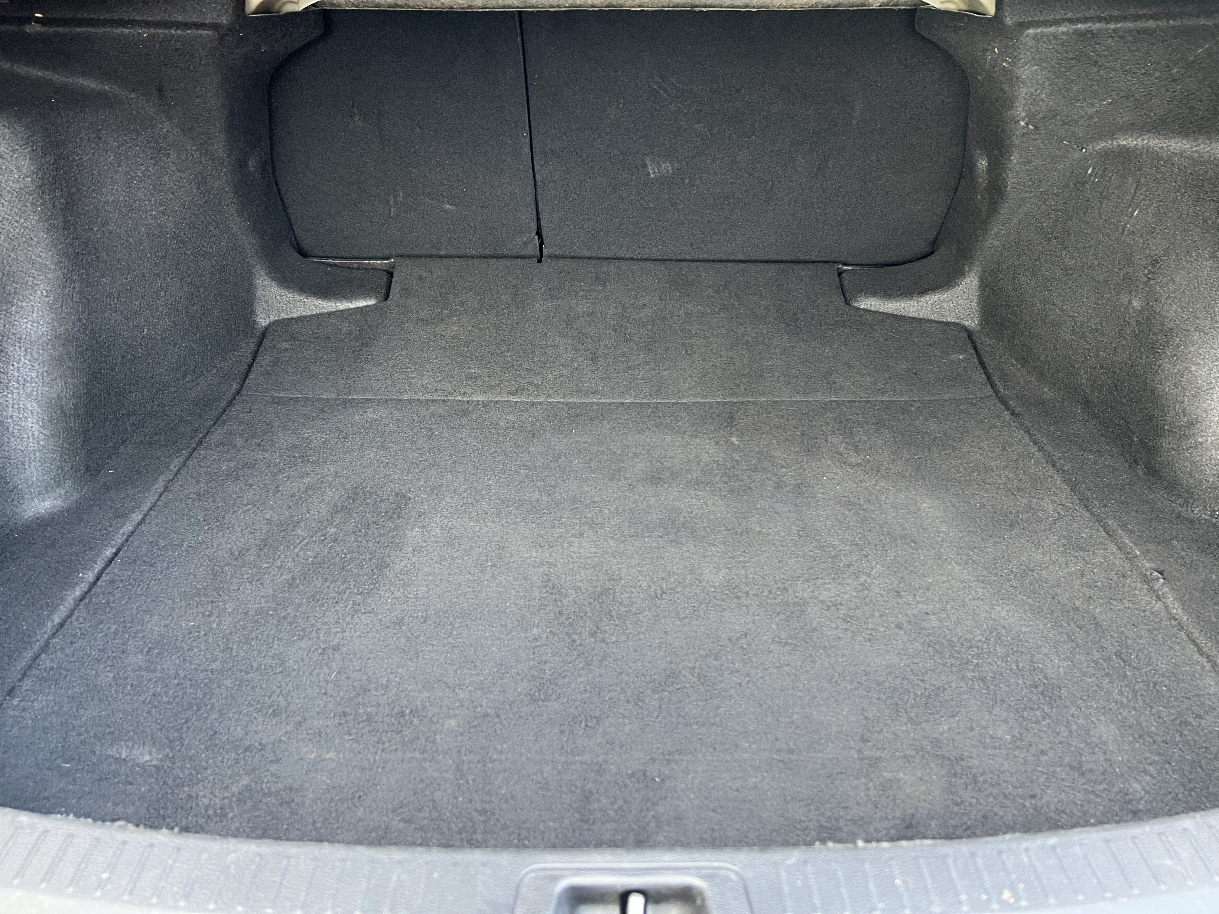 Used 2020 Toyota Corolla LE FWD image 17