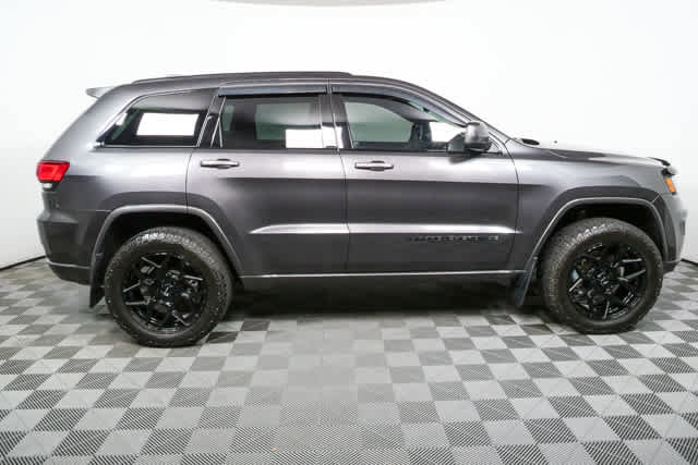 Used 2021 Jeep Grand Cherokee Laredo X image 2