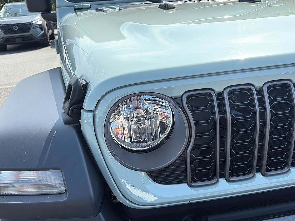 Used 2024 Jeep Wrangler Unlimited Sport AWD/4WD image 14