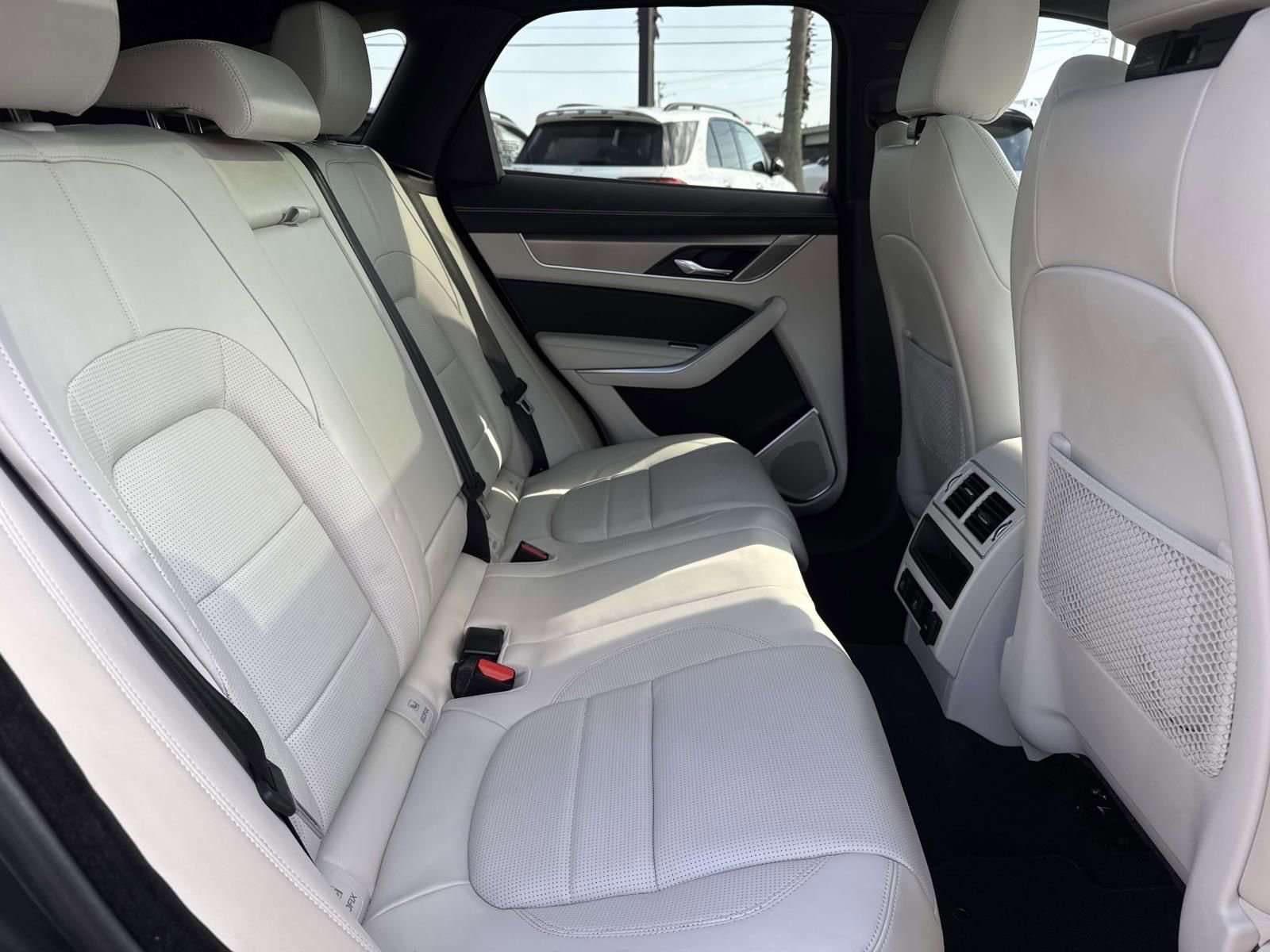 Used 2026 Jaguar F-PACE R-Dynamic S image 9