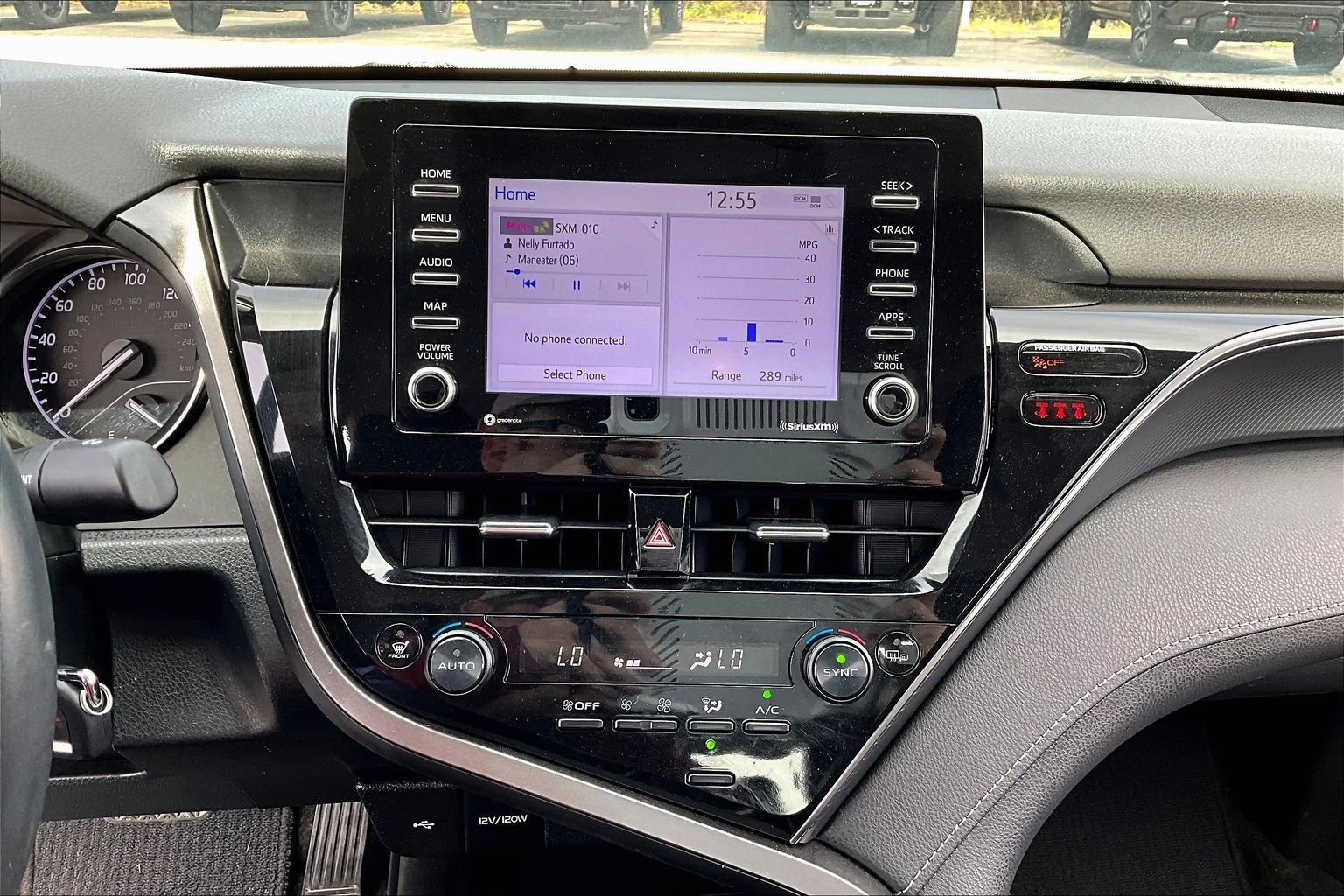 Used 2023 Toyota Camry SE image 23