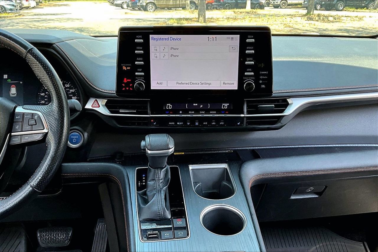 Used 2022 Toyota Sienna XSE w/ XSE Plus Package image 9