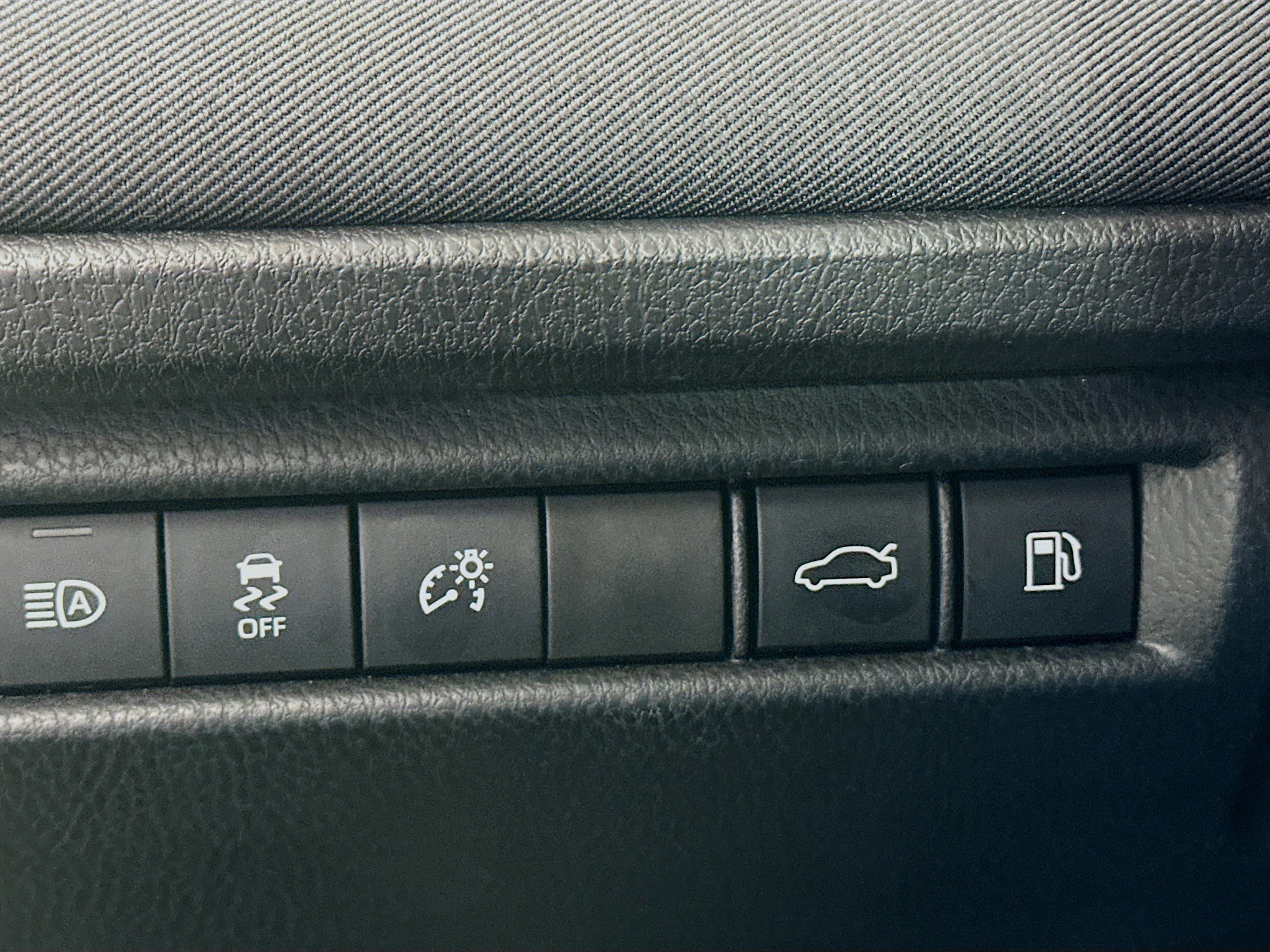 Used 2025 Toyota Camry LE image 16