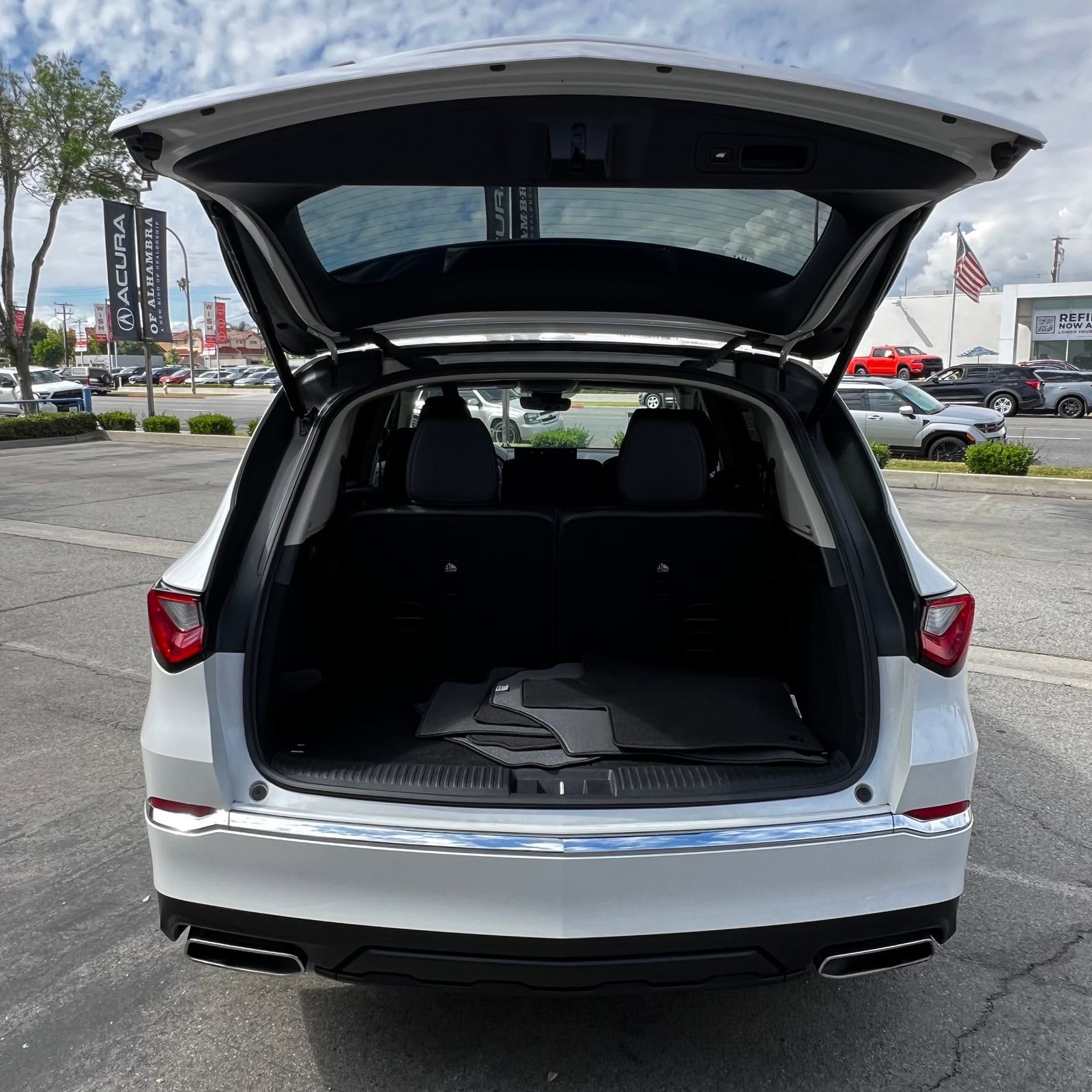 Used 2023 Acura MDX FWD image 7