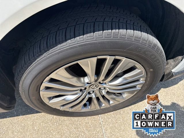 Used 2023 Toyota Venza XLE AWD/4WD image 10