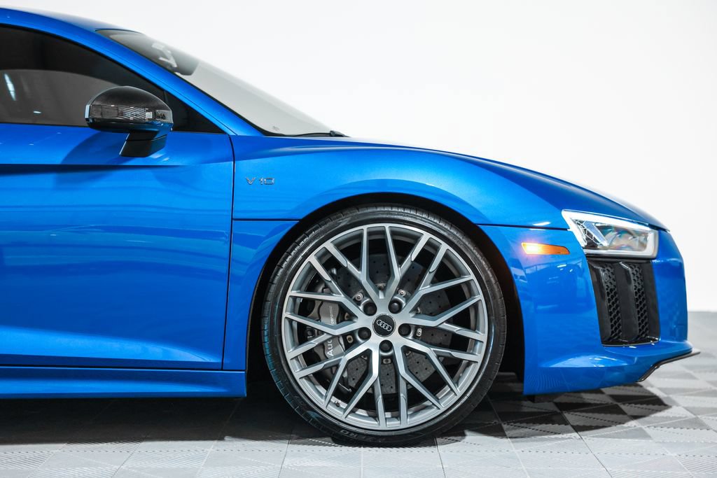 Used 2017 Audi R8 V10 plus AWD/4WD image 3