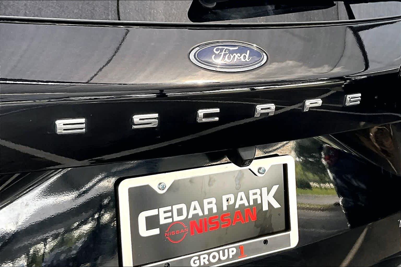 Used 2023 Ford Escape Platinum w/ Premium Technology Package AWD/4WD image 10