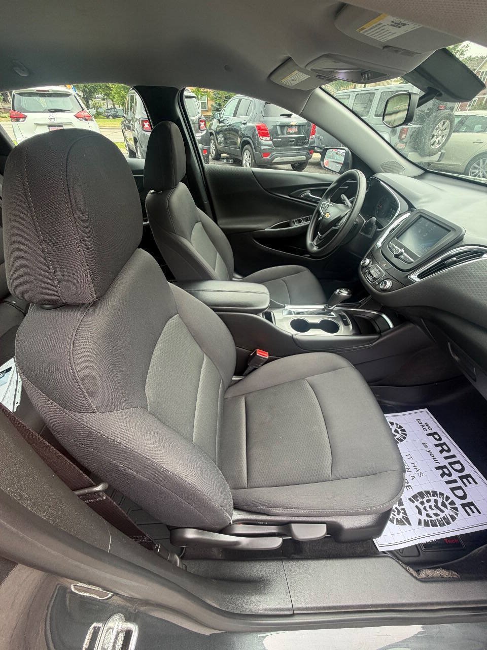 Used 2017 Chevrolet Malibu LT FWD image 30
