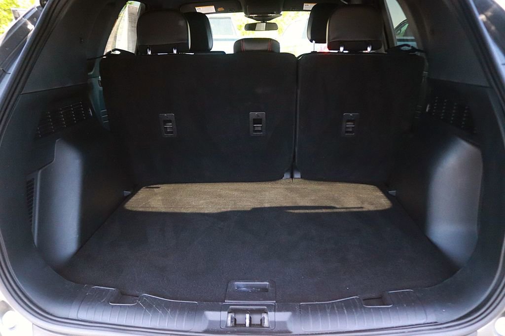 Used 2025 Ford Escape ST-Line AWD/4WD image 16