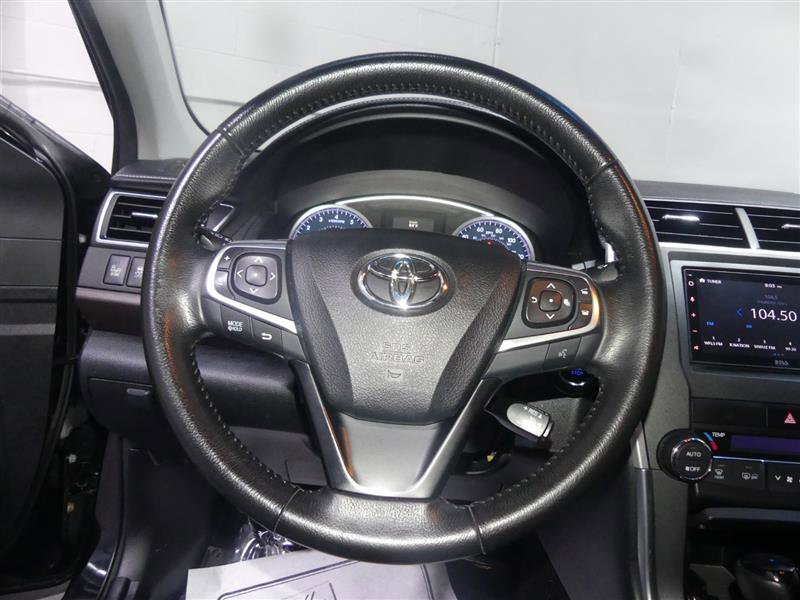 Used 2016 Toyota Camry XLE FWD image 30