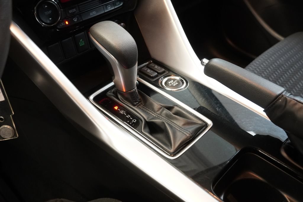 Used 2022 Mitsubishi Eclipse Cross LE AWD/4WD image 21