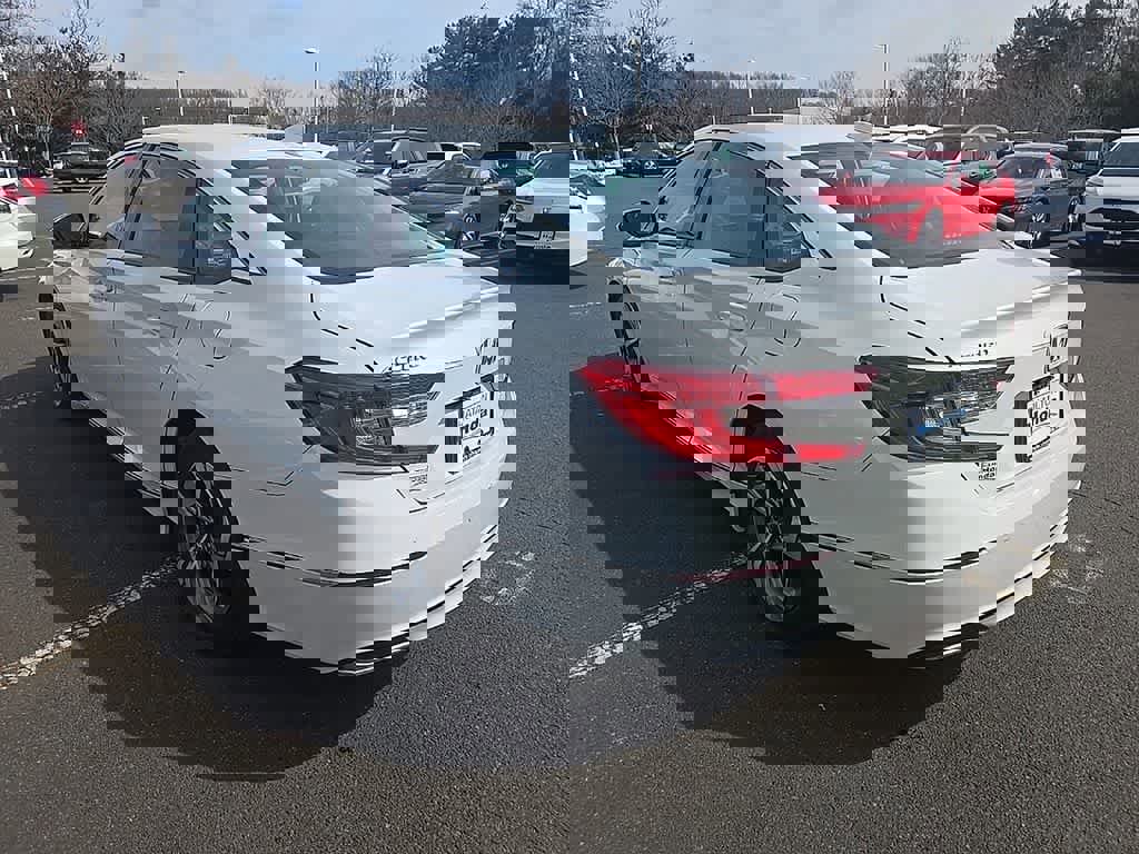 Used 2018 Honda Accord EX image 6