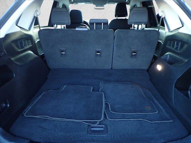 Used 2023 Ford Edge SE w/ Black Appearance Package image 8