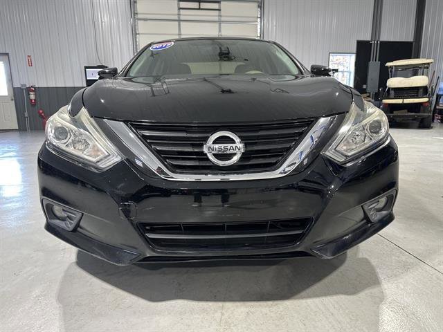 Used 2017 Nissan Altima 2.5 SL image 2