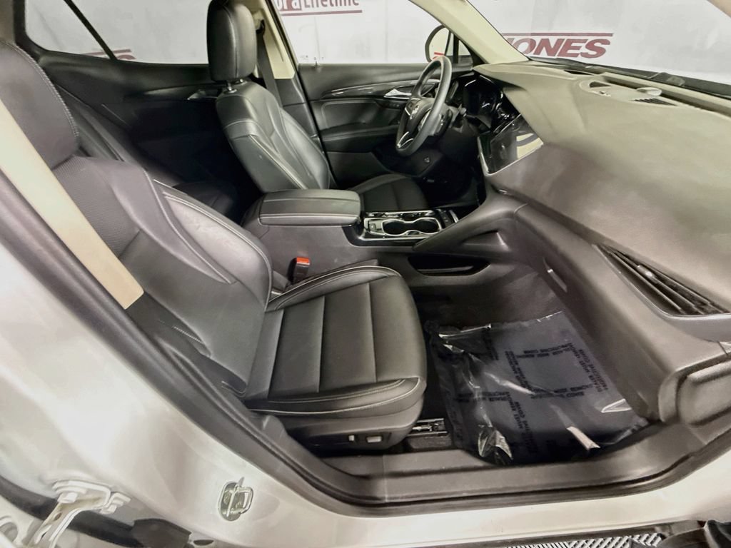 Used 2022 Buick Envision Essence w/ Technology Package I FWD image 30