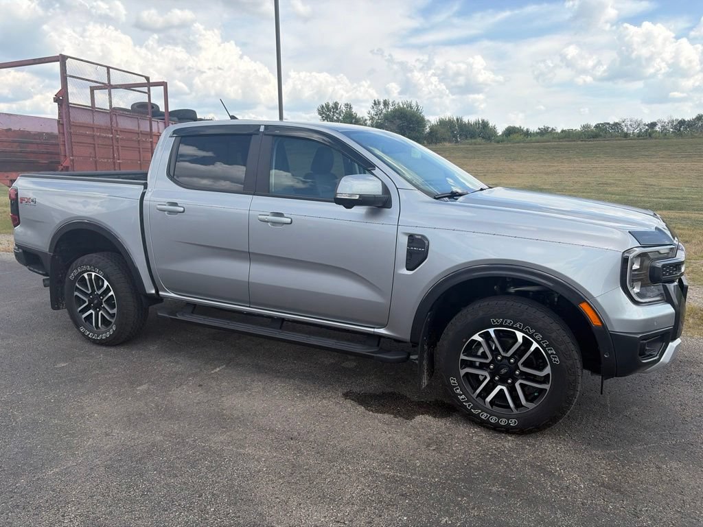 Used 2024 Ford Ranger Lariat w/ FX4 Off-Road Package AWD/4WD image 3
