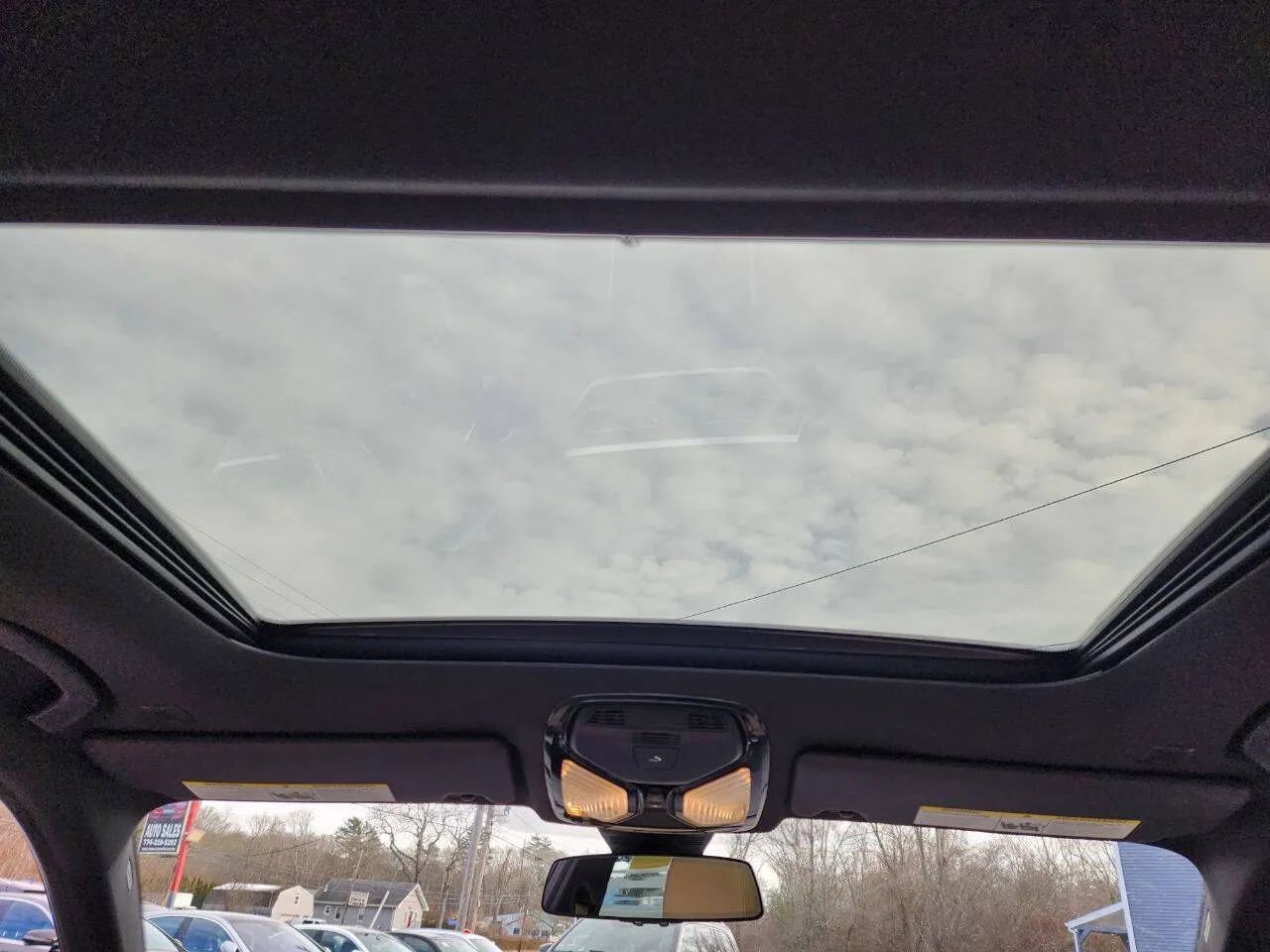 Used 2021 BMW 330i xDrive Sedan w/ Premium Package image 16