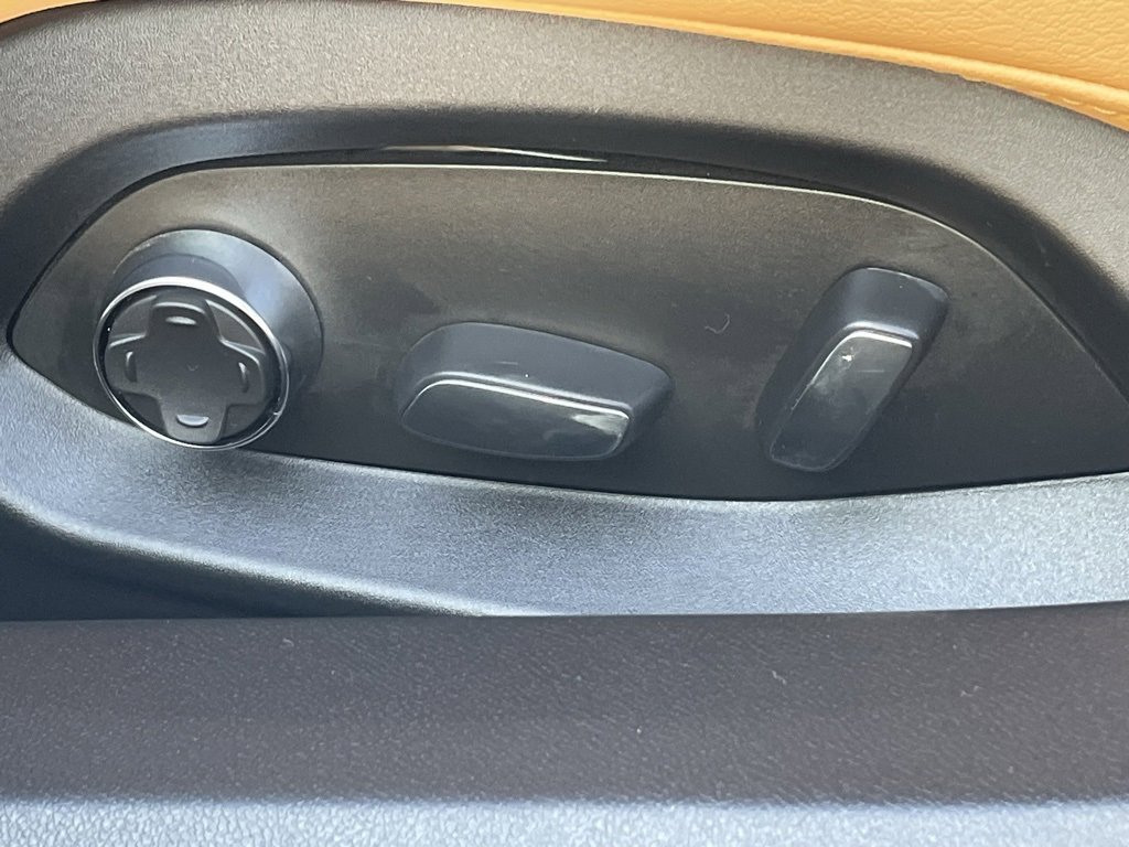 Certified 2024 Chevrolet Corvette Stingray Preferred Cpe w/ 2LT image 23