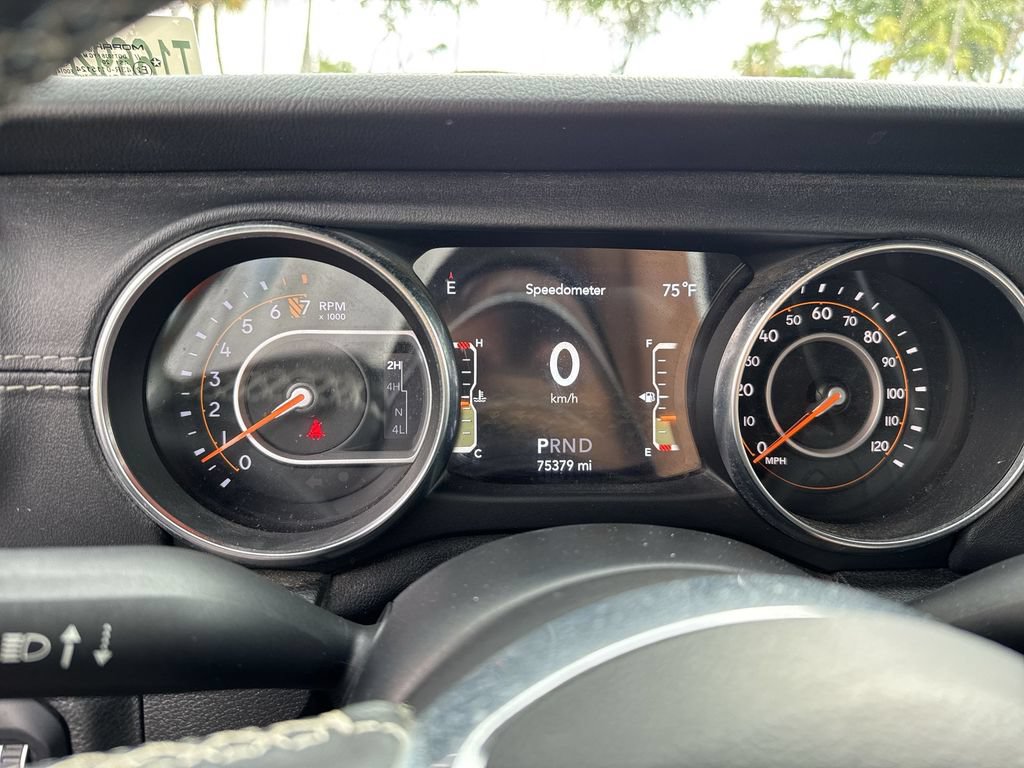 Used 2019 Jeep Wrangler Unlimited Sahara w/ Dual Top Group AWD/4WD image 49
