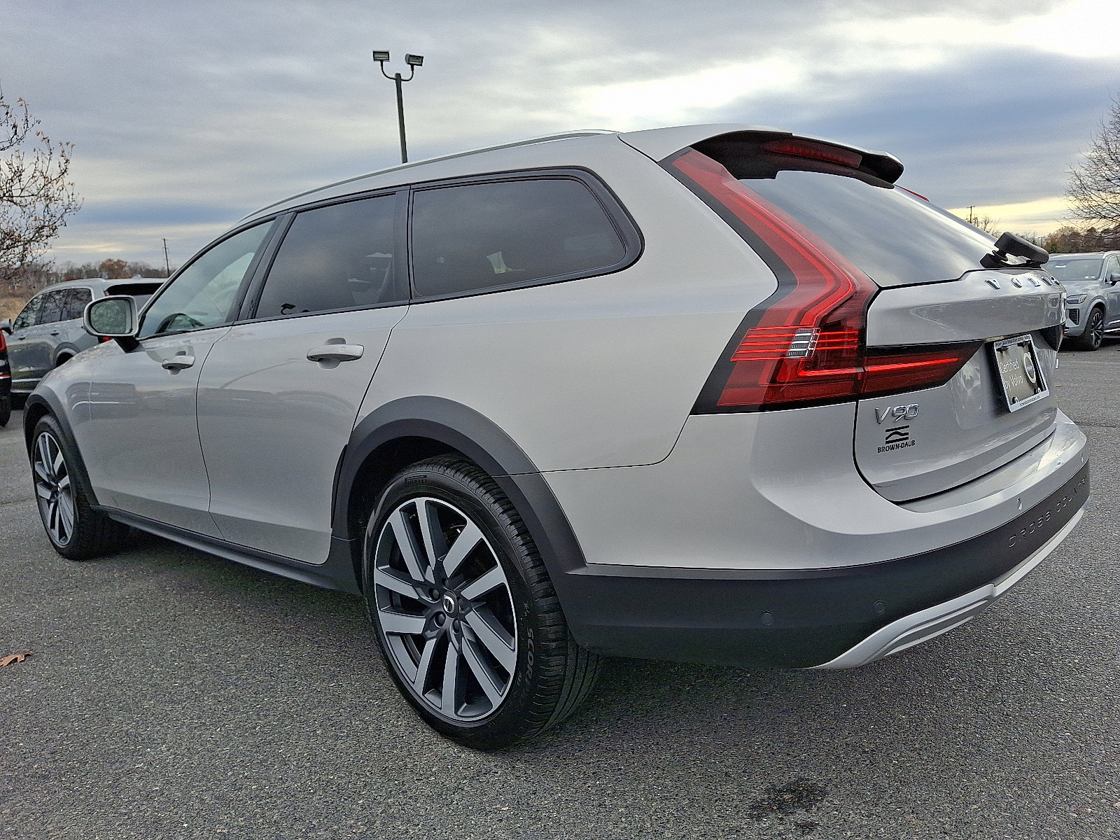 Used 2024 Volvo V90 B6 Cross Country Ultimate image 4