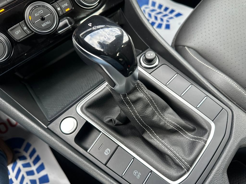 Used 2024 Volkswagen Jetta SE image 21