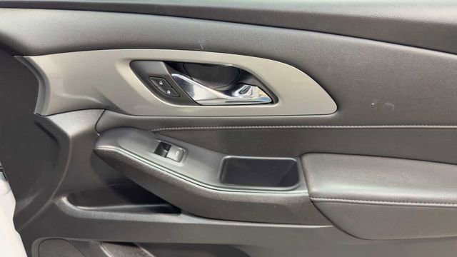 Used 2023 Chevrolet Traverse LT FWD image 14