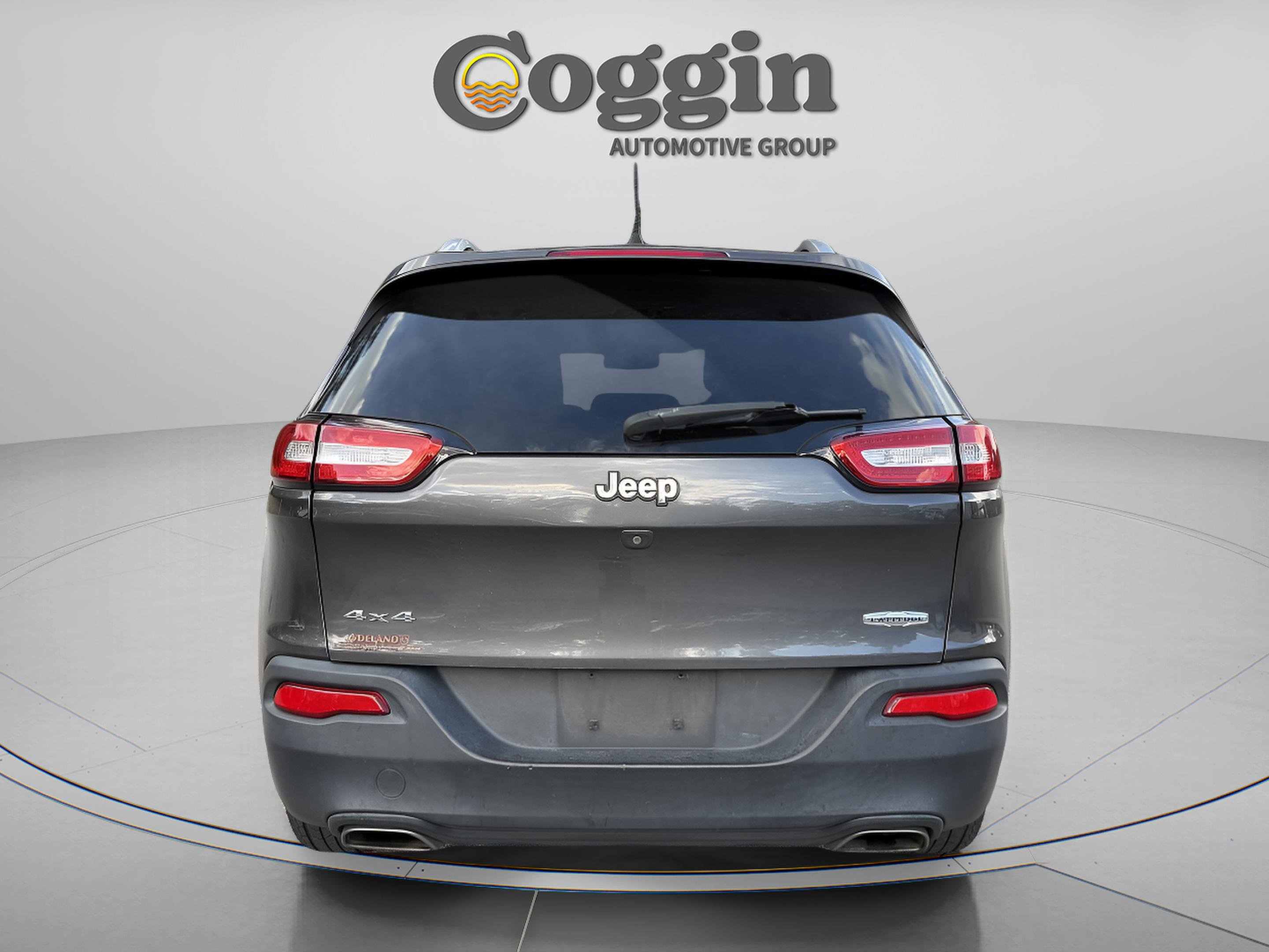 Used 2016 Jeep Cherokee Latitude w/ Cold Weather Group image 4