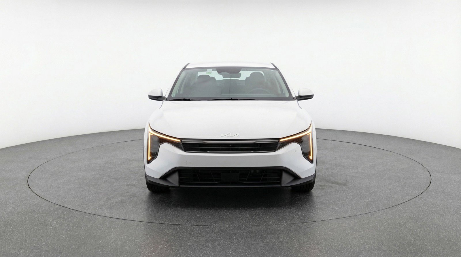 Used 2025 Kia K4 LXS image 2