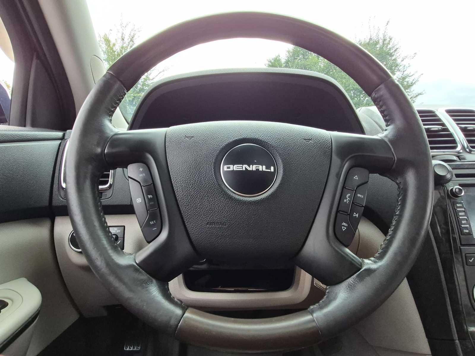 Used 2012 GMC Acadia Denali AWD/4WD image 21