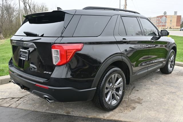Used 2022 Ford Explorer XLT w/ Equipment Group 202A image 5