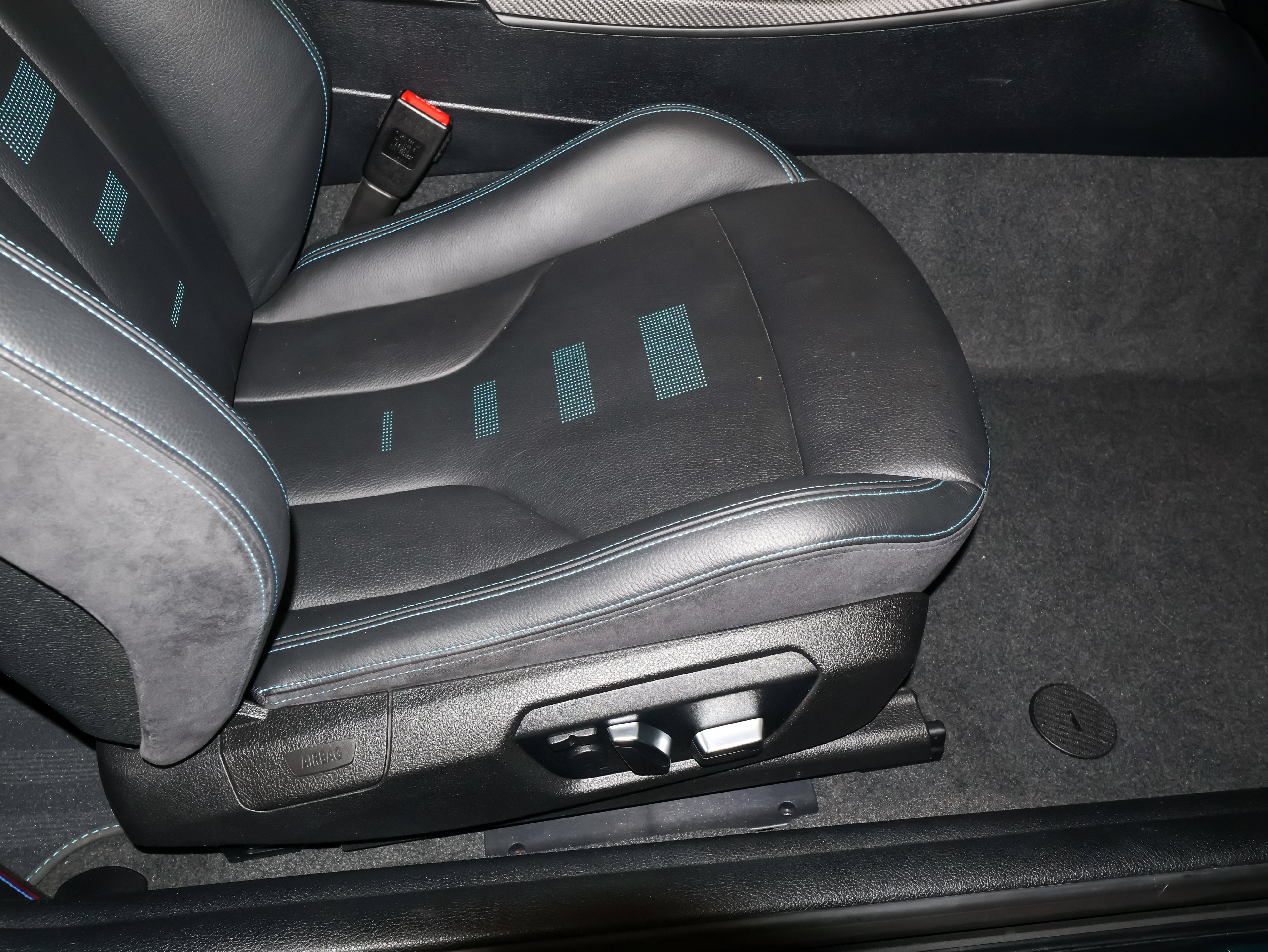 Used 2020 BMW M2 Competition w/ Executive Package RWD image 46