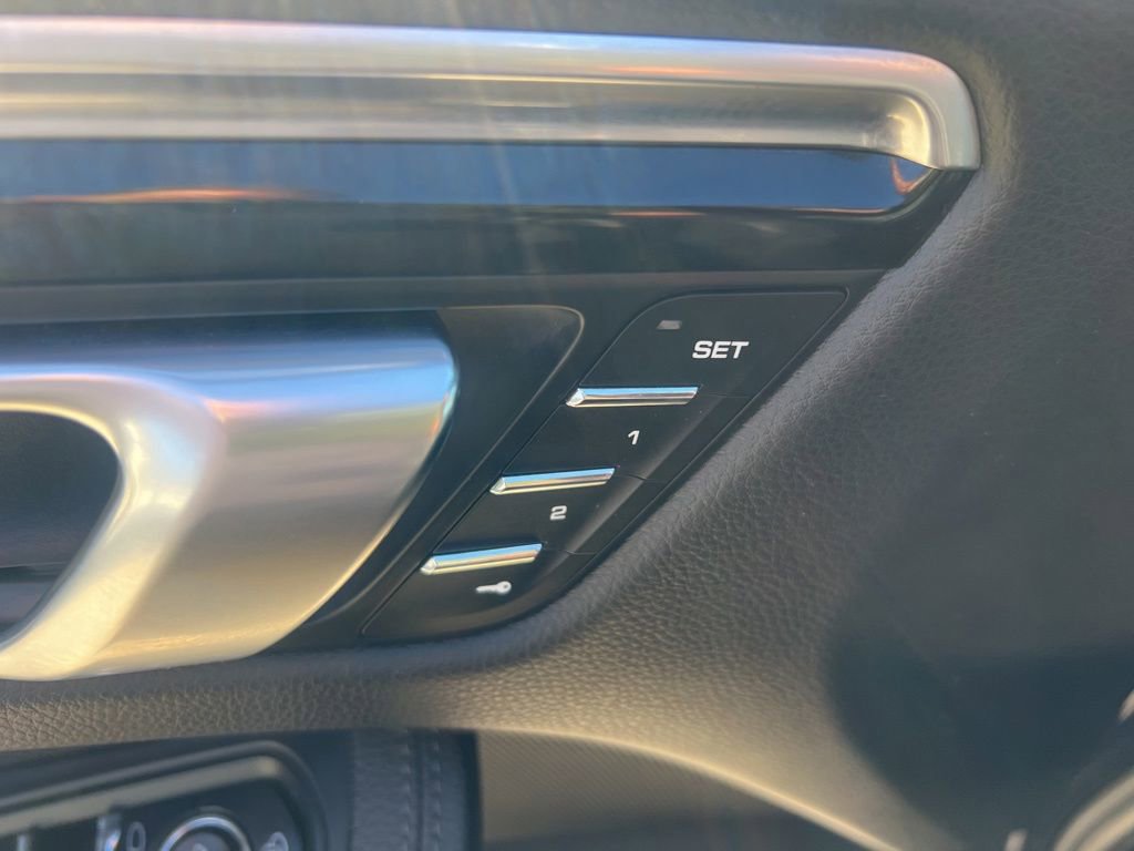 Used 2022 Porsche Macan Base image 49