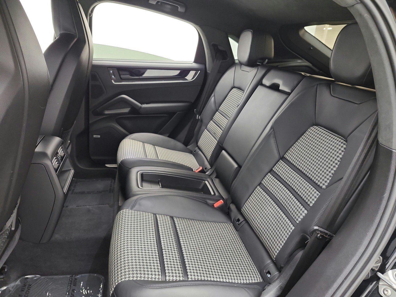 Used 2024 Porsche Cayenne S AWD/4WD image 14