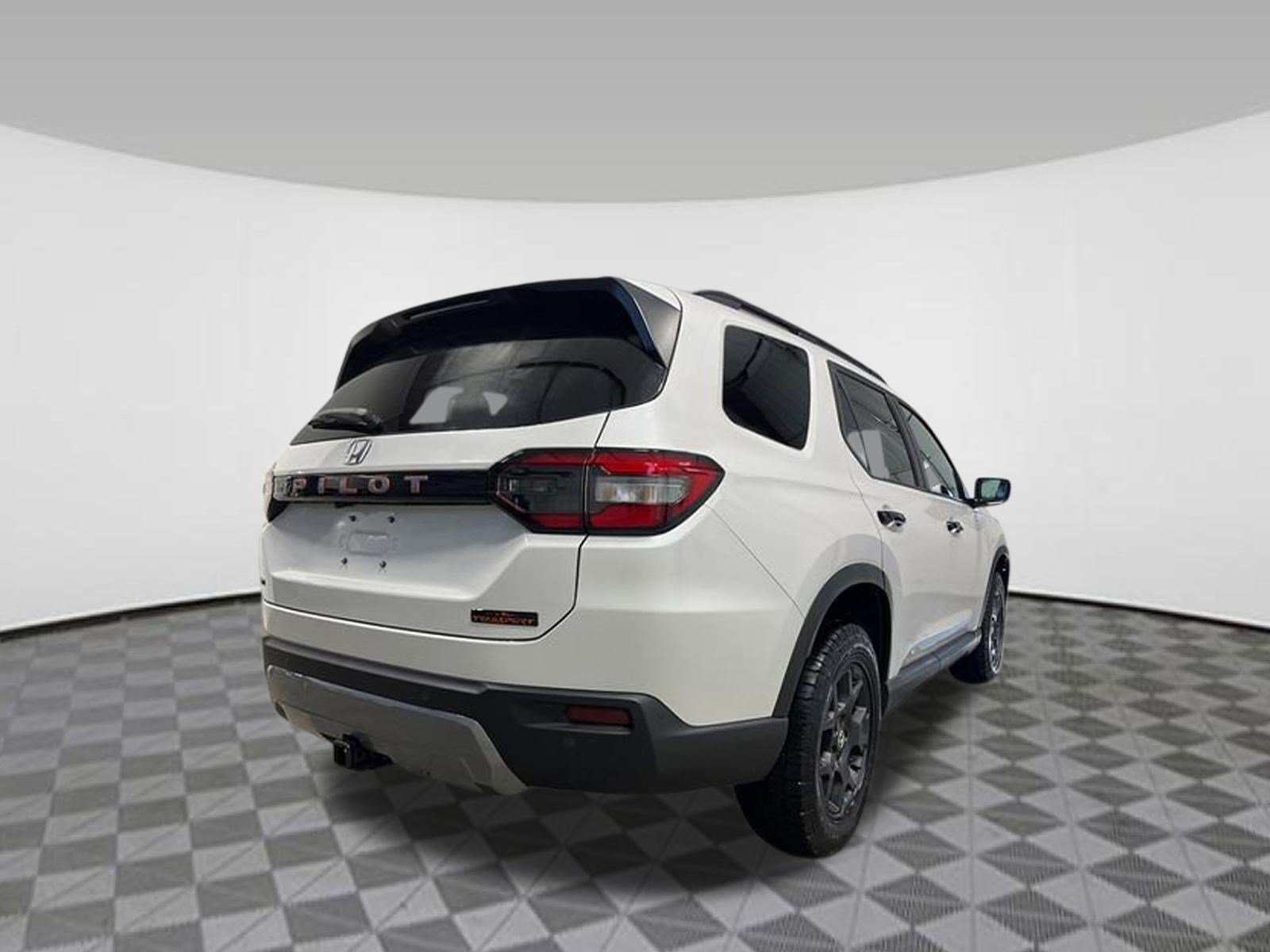 New 2026 Honda Pilot TrailSport image 7