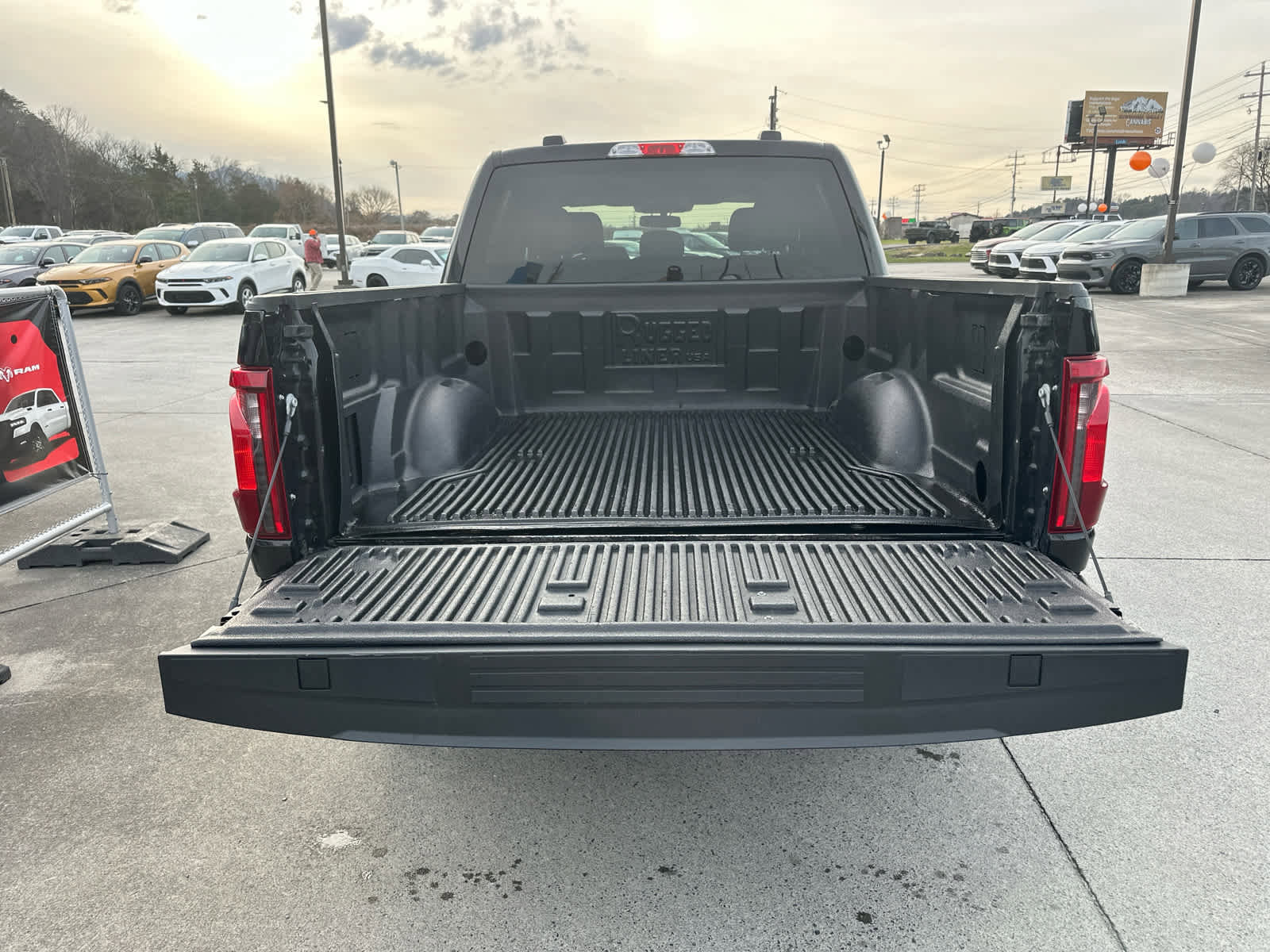 Used 2024 Ford F150 XLT w/ Mobile Office Package image 9