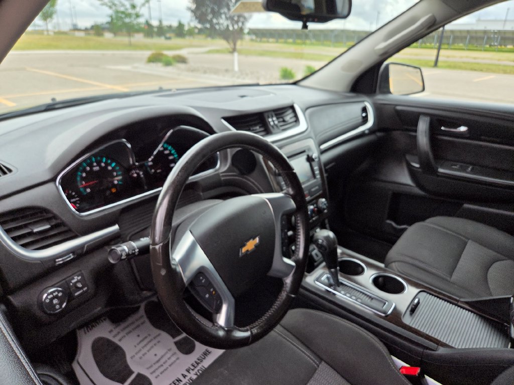 Used 2015 Chevrolet Traverse LT AWD/4WD image 9