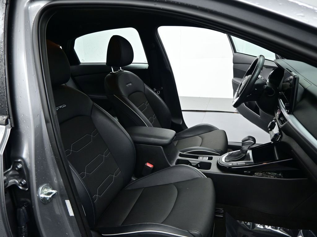 Used 2023 Kia Forte GT-Line w/ GT-Line Technology Package image 18