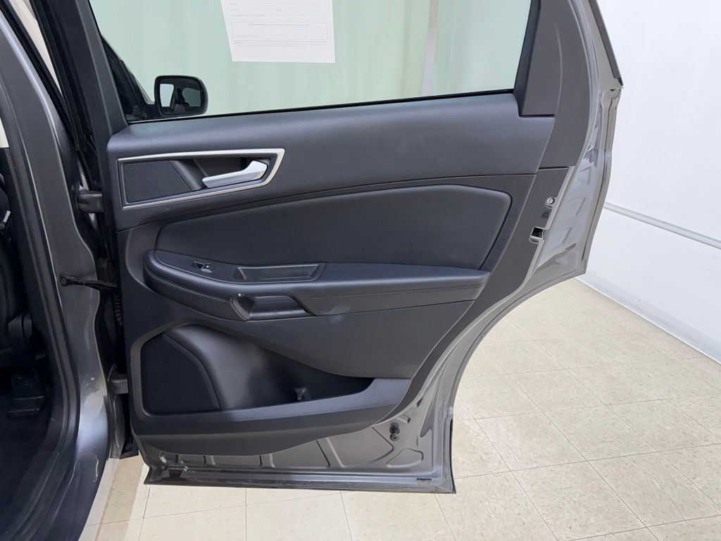 Used 2022 Ford Edge SEL AWD/4WD image 15