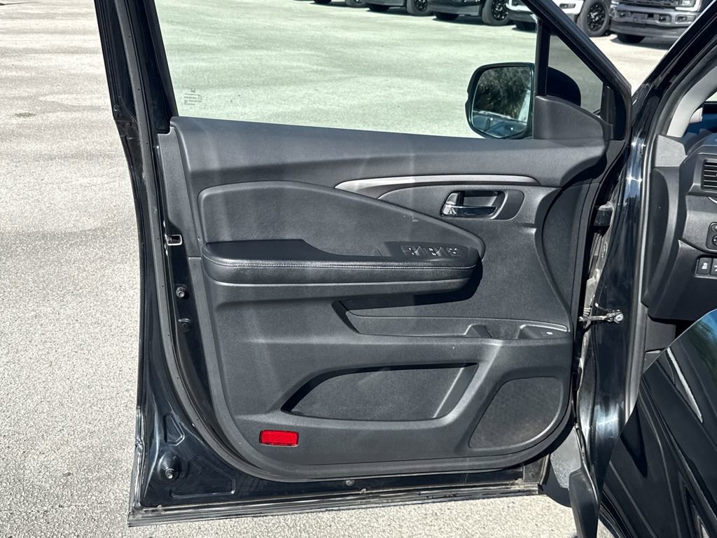 Used 2019 Honda Ridgeline RTL image 13