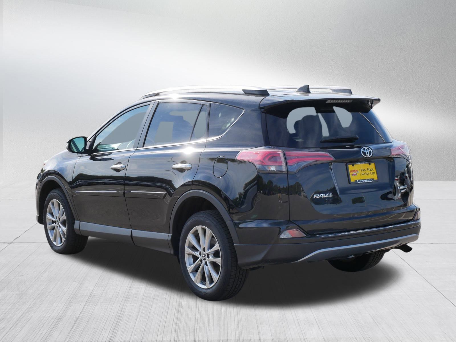 Used 2018 Toyota RAV4 Limited image 5