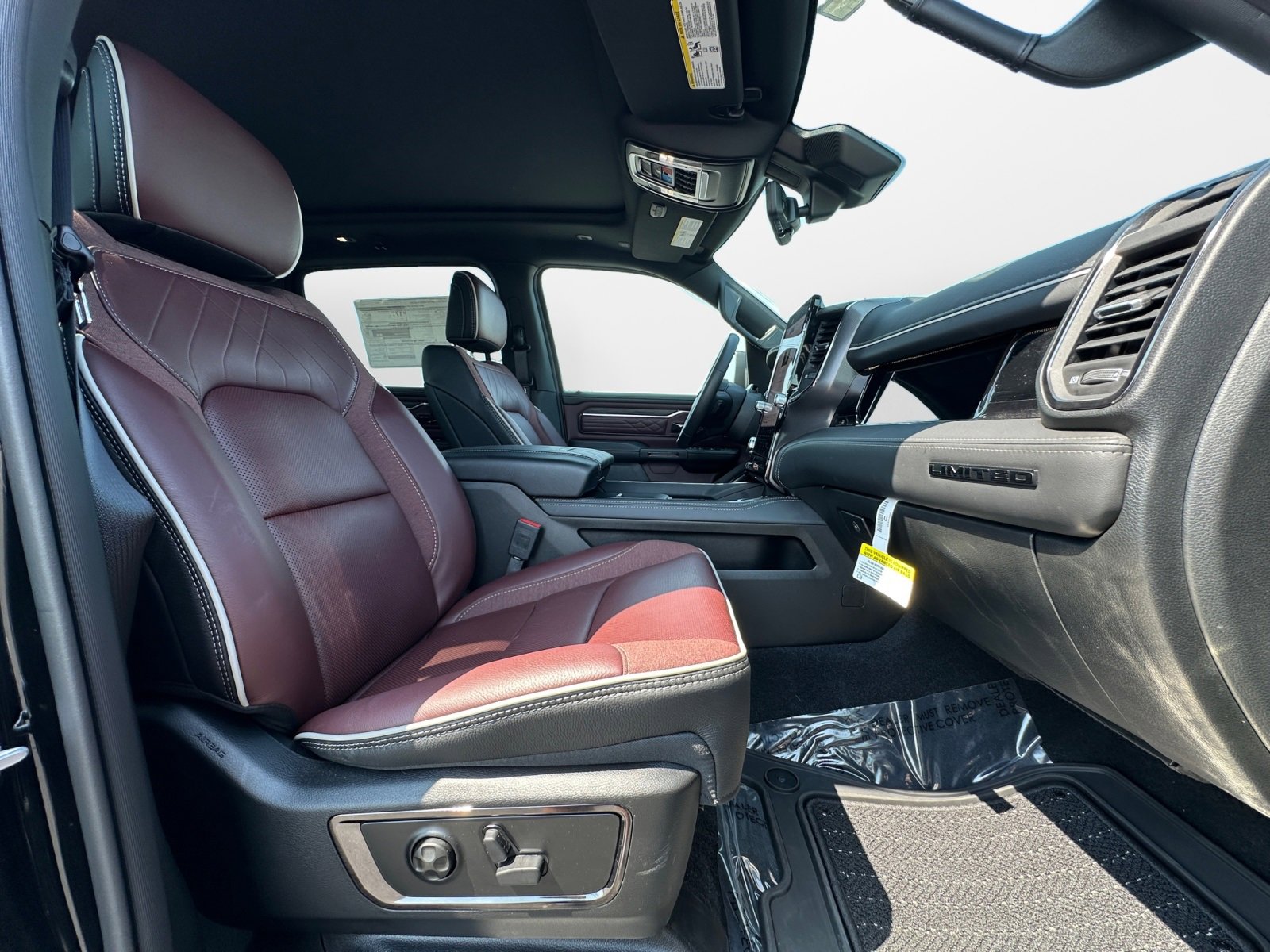 New 2025 RAM 1500 Limited image 22