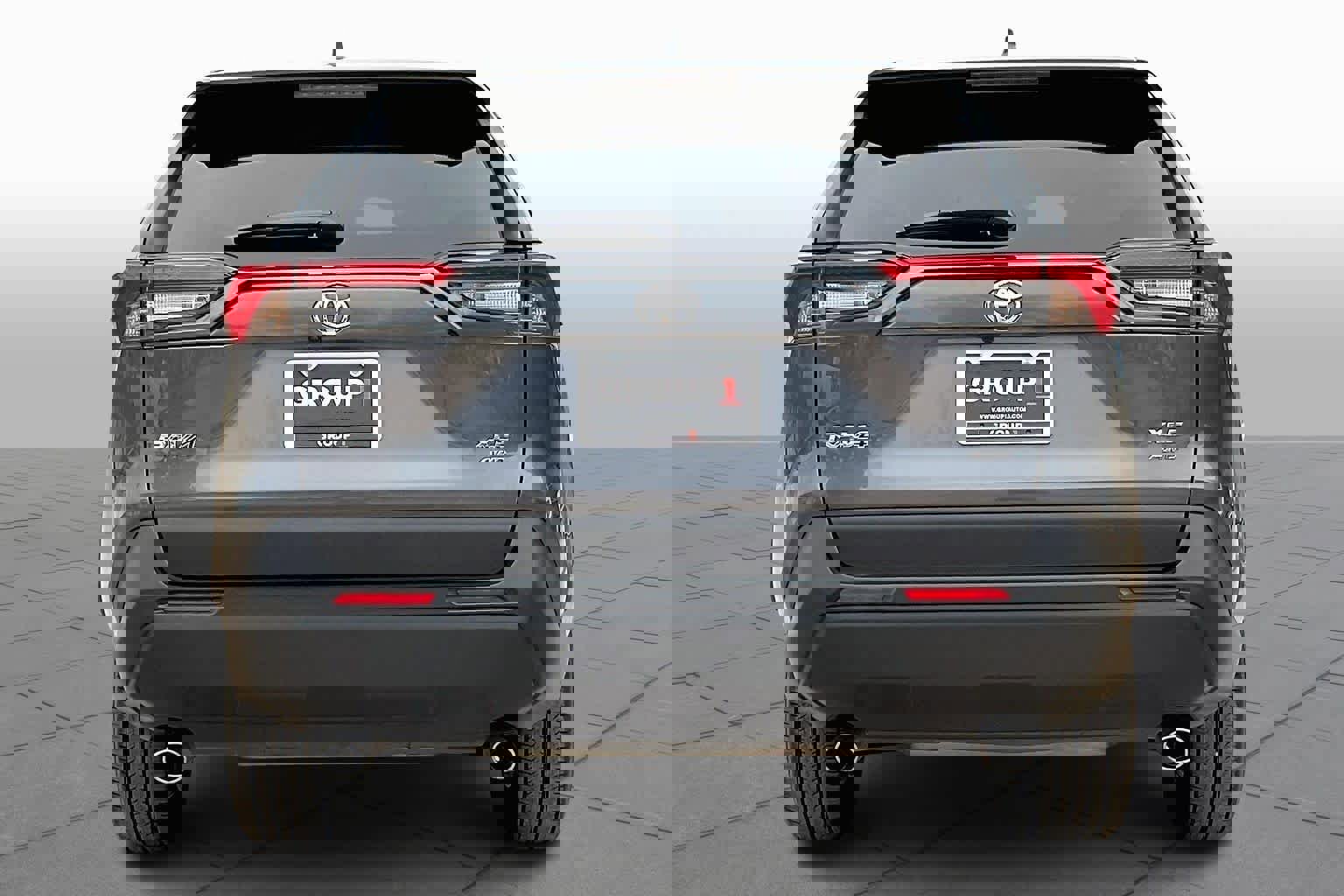 Used 2025 Toyota RAV4 XLE w/ Convenience Package image 5